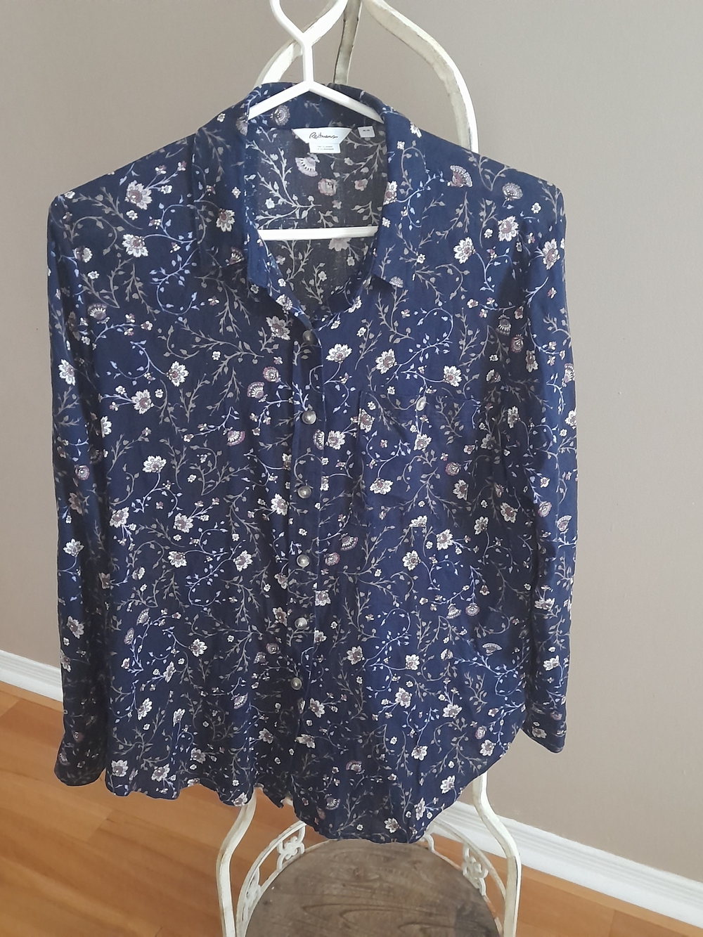 Reitmans Navy Cottin/Linen Blend Floral Button-Down Blouse